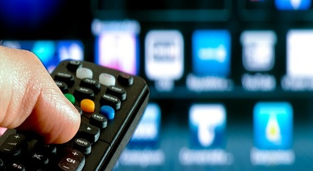 Codici per craccare la pay tv: 16 denunce nel Salento