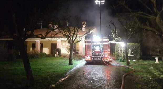 Montegrotto incendio nella villa dell'albergatore Elvio Turlon