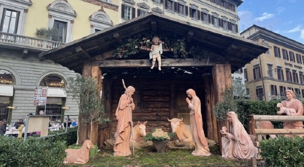 Statua di Gesù rubata dal presepe del Duomo: ripresi tre giovani in flagranza. Presentata denuncia
