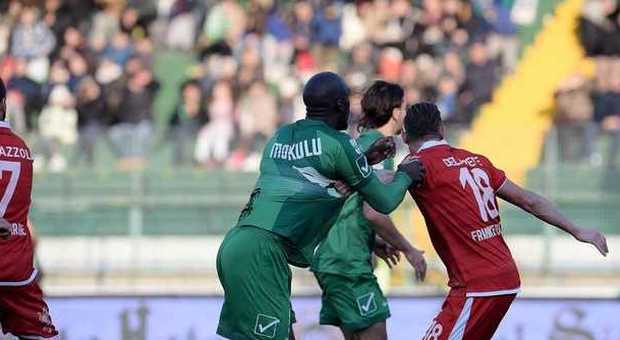 Avellino-Perugia 1-2. Tesser incontra la società