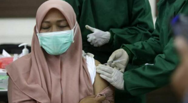 Covid, Indonesia: più di 21mila contagi in un giorno: nuovo record giornaliero