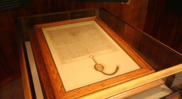 Tentò di rubare la Magna Carta, condannato a 4 anni: il piano per prendere il documento simbolo della democrazia