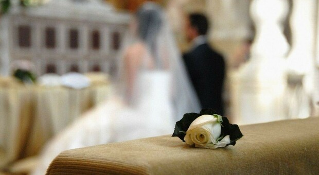 Lo sposo fugge il giorno prima delle nozze: «Non sono pronto»