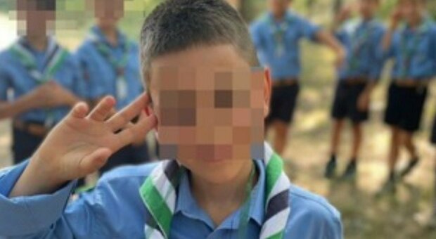 Francesco, 8 anni, escluso dal gruppo scout perché affetto da disturbo di attenzione. Il bambino alla mamma: «Non mi vuole nessuno»
