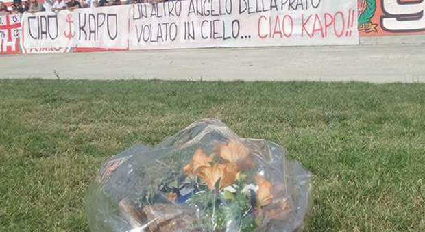 Lo striscione che i tifosi della Vis hanno dedicato a Massimiliano Kapo Capanna