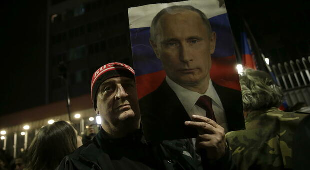 Russia verso default tecnico: Putin vuole saldare i debiti solo in rubli