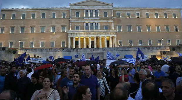 Grecia, spiragli per riapertura negoziato. Atene chiede un taglio del debito