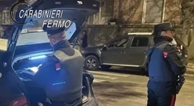 Fermo, lotta alla droga: i carabinieri arrestano uno spacciatore e segnalano 10 consumatori