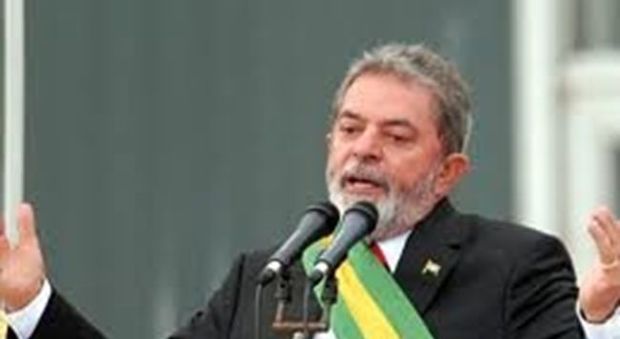 Brasile, Lula prelevato dalla polizia per lo scandalo Petrobras