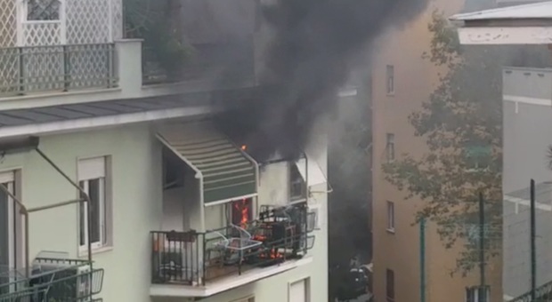 L'appartamento che ha preso fuoco