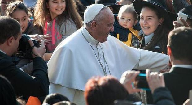 Il Papa a Tor Bella Monaca: «I poveri le vere vittime dei mafiosi»