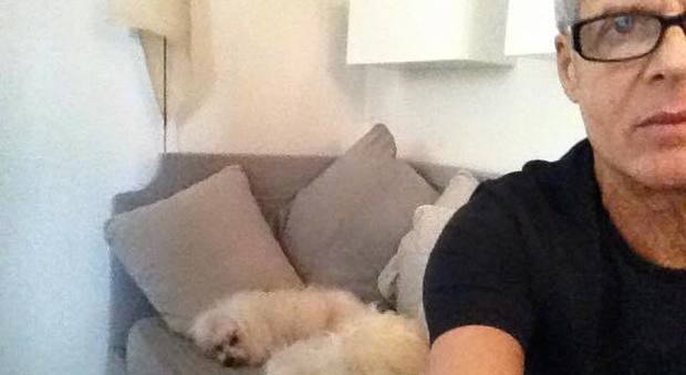 Claudio Baglioni piange su Facebook il suo cane maltese