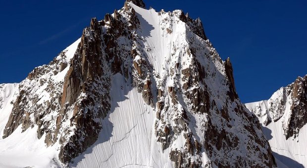 Dramma sul Monte Bianco, morti due alpinisti francesi