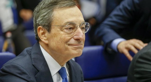 Bce, il bazooka di Draghi divide il vertice