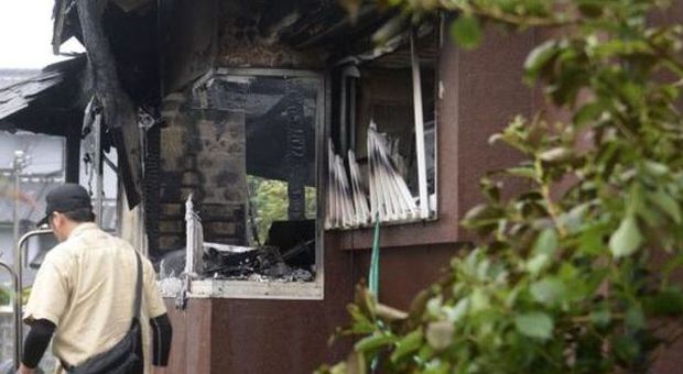 Giappone, incendia la casa e uccide 4 figli