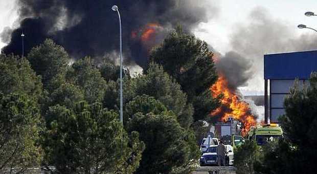 Spagna, incidente aereo nella base Nato, un pilota italiano: «È stato l'inferno»