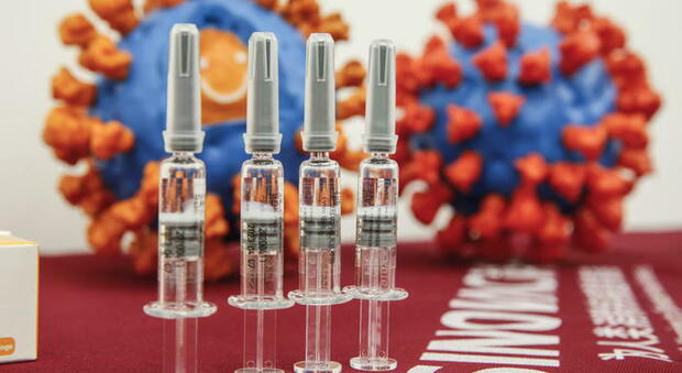 Covid, il vaccino cinese Coronavac funziona: «Efficace all'83,5% da malattia, al 100% da ricoveri»
