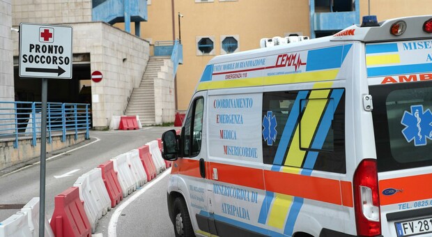 «Avellino, detenuto devasta il pronto soccorso del Moscati»