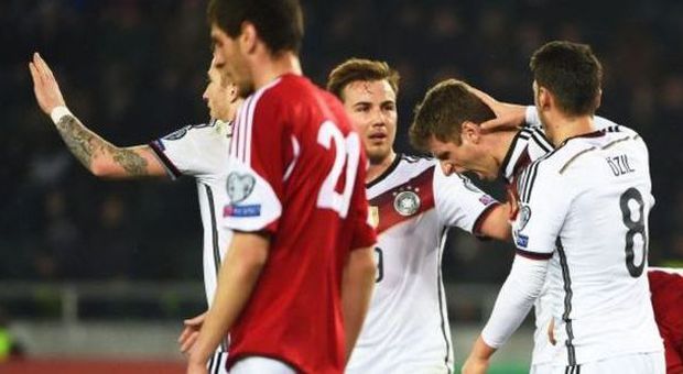 Euro 2016, vola la Germania: continua la fiaba dell’Albania di De Biasi