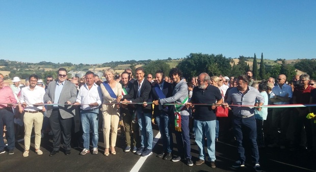 Tra Mondavio e Corinaldo c'è di nuovo un ponte: due province si abbracciano
