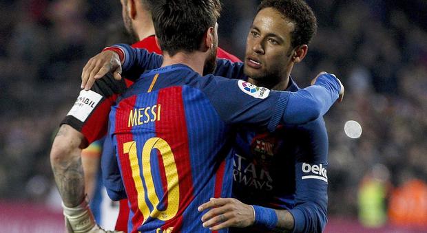 Neymar, pagata la clausola di 222 milioni. Il Barça: "Ora è un giocatore del Psg"