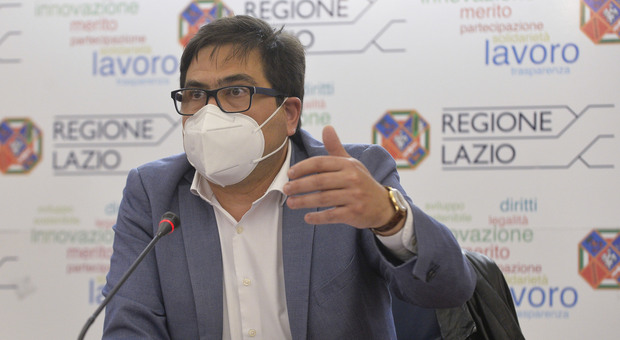 Vaccini Covid, D'Amato: «Tagli del 35% alle forniture, nel Lazio la prima dose slitta per 100mila persone»