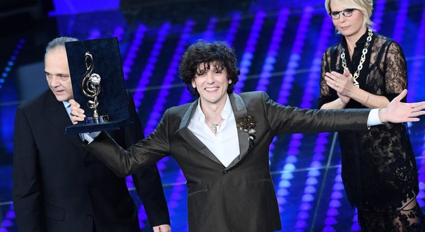 Sanremo cover, la vittoria a Meta, Mika canta George Michael e lancia appello anti-discriminazioni
