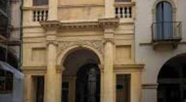 Casa Cogollo sorge in corso Palladio a Vicenza. Secondo la tradizione, sarebbe stata l'abitazione di Andrea Palladio