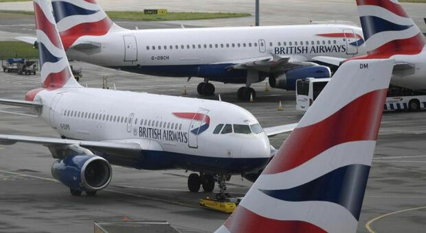 British Airways, il personale festeggia: «Bonus da oltre mille euro e aumento di stipendio del 13%»