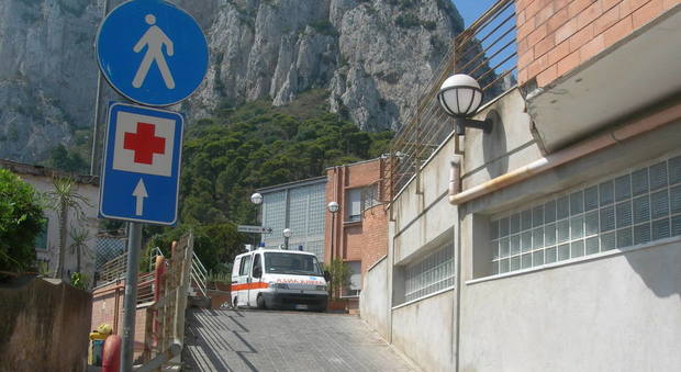 Aggressione in ospedale a Capri, giovane ungherese ferisce medico e due infermieri