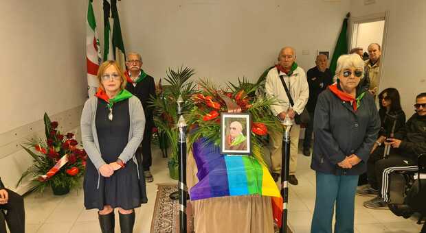 Terni, grande partecipazione al funerale laico del partigiano Alvaro Valsenti: «Ci ha insegnato che la lotta per una società più giusta deve andare sempre avanti»