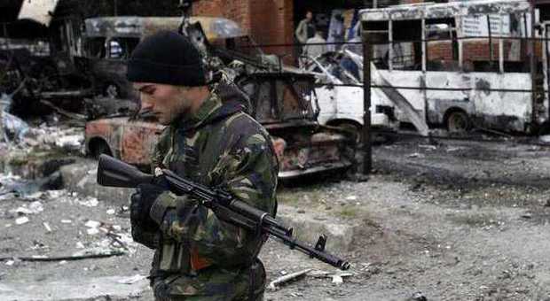 Ucraina, trovato l'accordo per il cessate il fuoco: continuano gli scontri a fuoco tra civili
