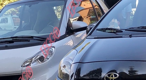 immagine Sara Affi Fella e Vittorio Parigini, baci e coccole a Ponte Milvio
