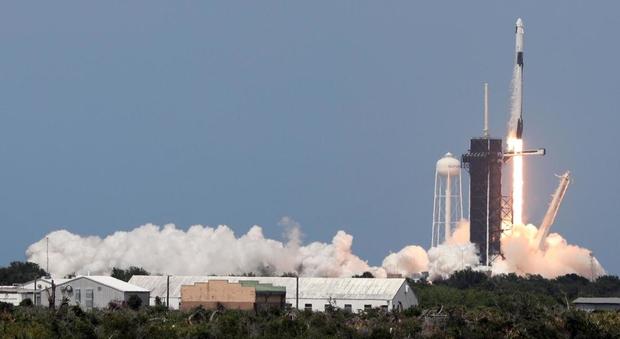 SpaceX, Crew Dragon partita: in volo verso l'Iss, Usa in orbita dopo 9 anni Diretta