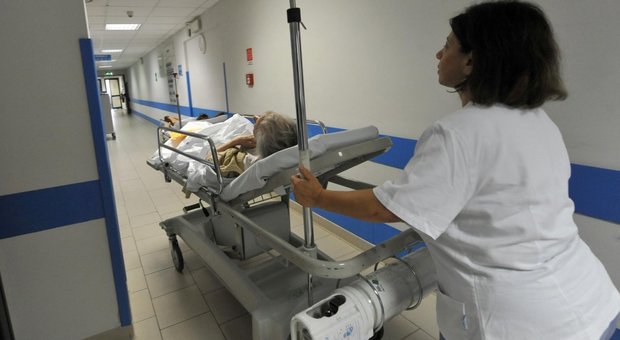 C'è carenza di infermieri in Italia: a Napoli ne mancano novemila