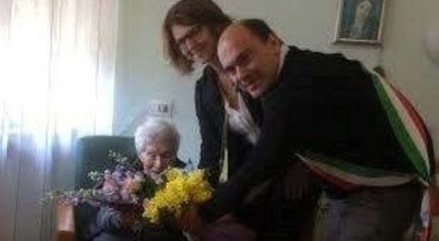 Mimose a Elena, 102 anni ​prima consigliera comunale