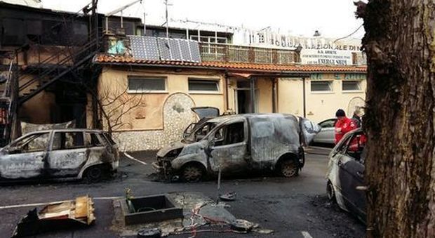 Napoli, esplosione in piscina Ariete: identificato uno dei feriti