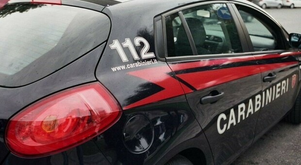 Droga nascosta in casa suddivisa in bustine e sacchi: arrestato dopo la perquisizione dei carabinieri