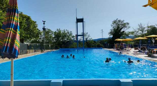 Narni, il polo industriale riempie la piscina di Nera Montoro. 1200 metri cubi d'acqua provenienti dalla sorgente de Le Mole