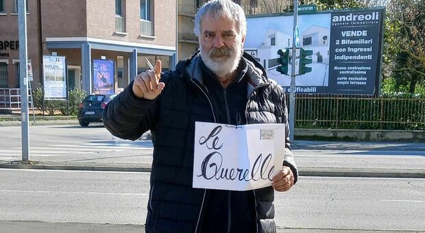 Clochard vince 300mila euro al Gratta e vinci, paga le multe e aiuta la Caritas