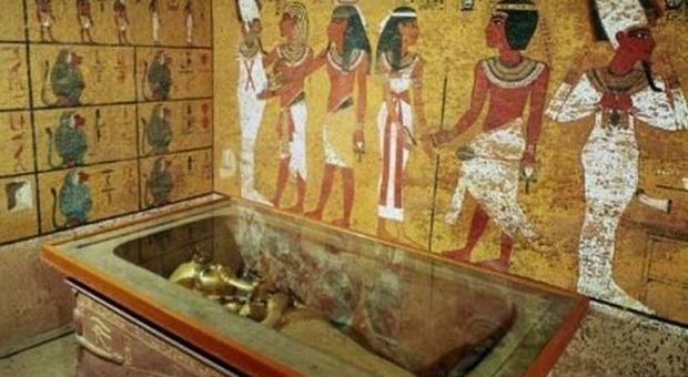 Egitto, altre camere dietro la tomba di Tutankhamon, sulle tracce di Nefertiti