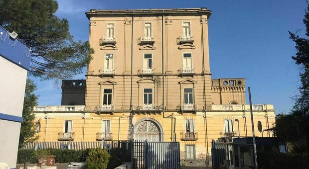 Napoli, i giovani rigenerano la biblioteca comunale di Barra