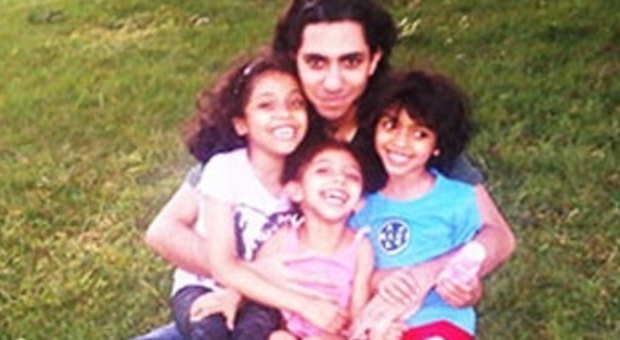 Raif Badawi con i tre figli