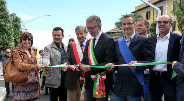 Inaugurato il nuovo arredo urbano in viale della Repubblica