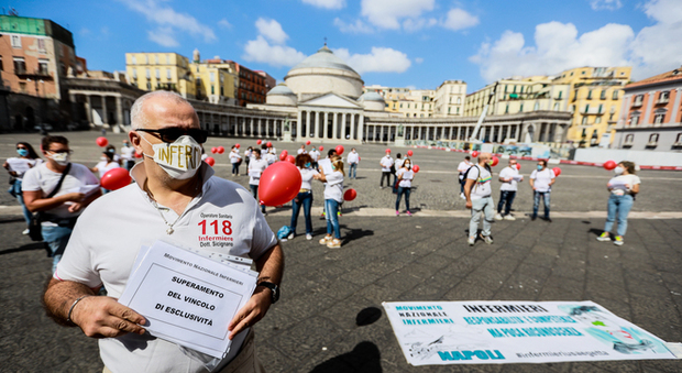 Napoli, infermieri al Plebiscito: «Dopo Covid assistenza territoriale»