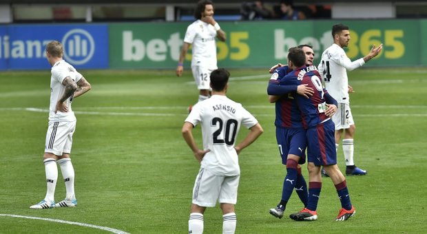 Liga, crollo del Real Madrid travolto dall'Eibar 3-0