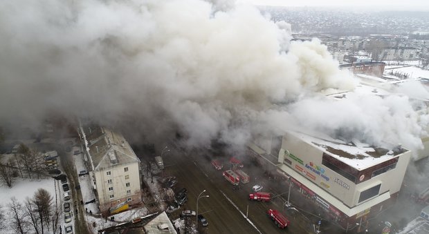 Russia, rogo nel centro commerciale: 48 morti, molti sono bambini