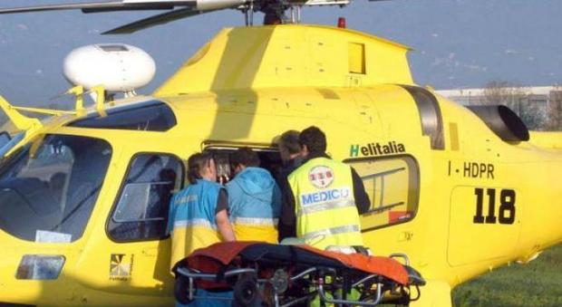 Mondavio, scontro frontale tra auto sulla Pergolese: 2 feriti, donna grave