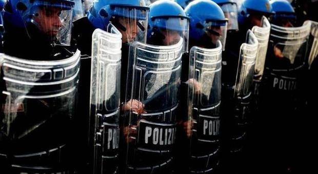 Sindacato di polizia parte civile negli scontri di Napoli del 2016