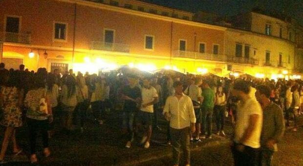 Napoli, alcol venduto ad un minore: chiuso bar per 15 giorni a Mezzocannone
